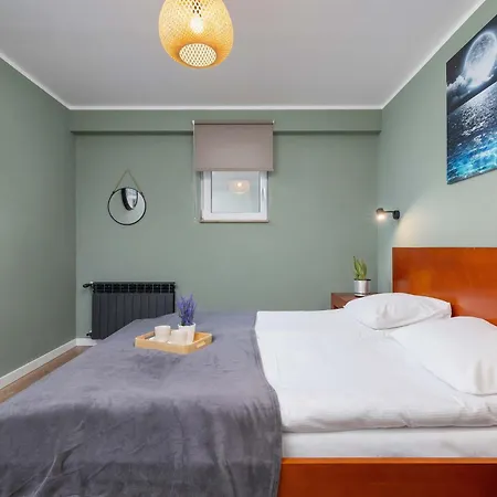 Spacious 2-bedroom In The Center Of Krakow's Kazimierz District By Renters * Krakow