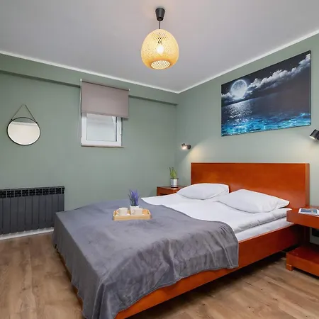 Spacious 2-bedroom In The Center Of Krakow's Kazimierz District By Renters